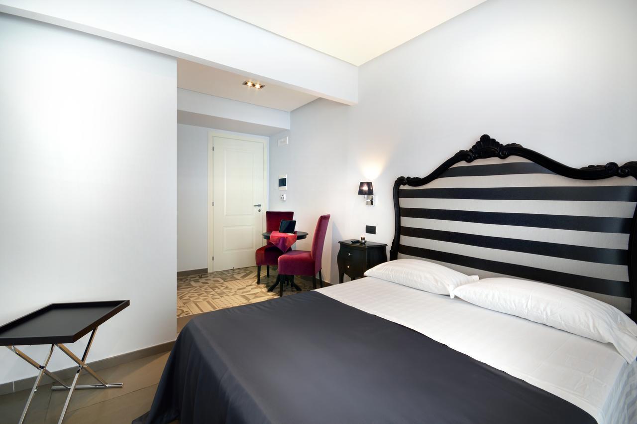 Barbarella Suite Неаполь Экстерьер фото