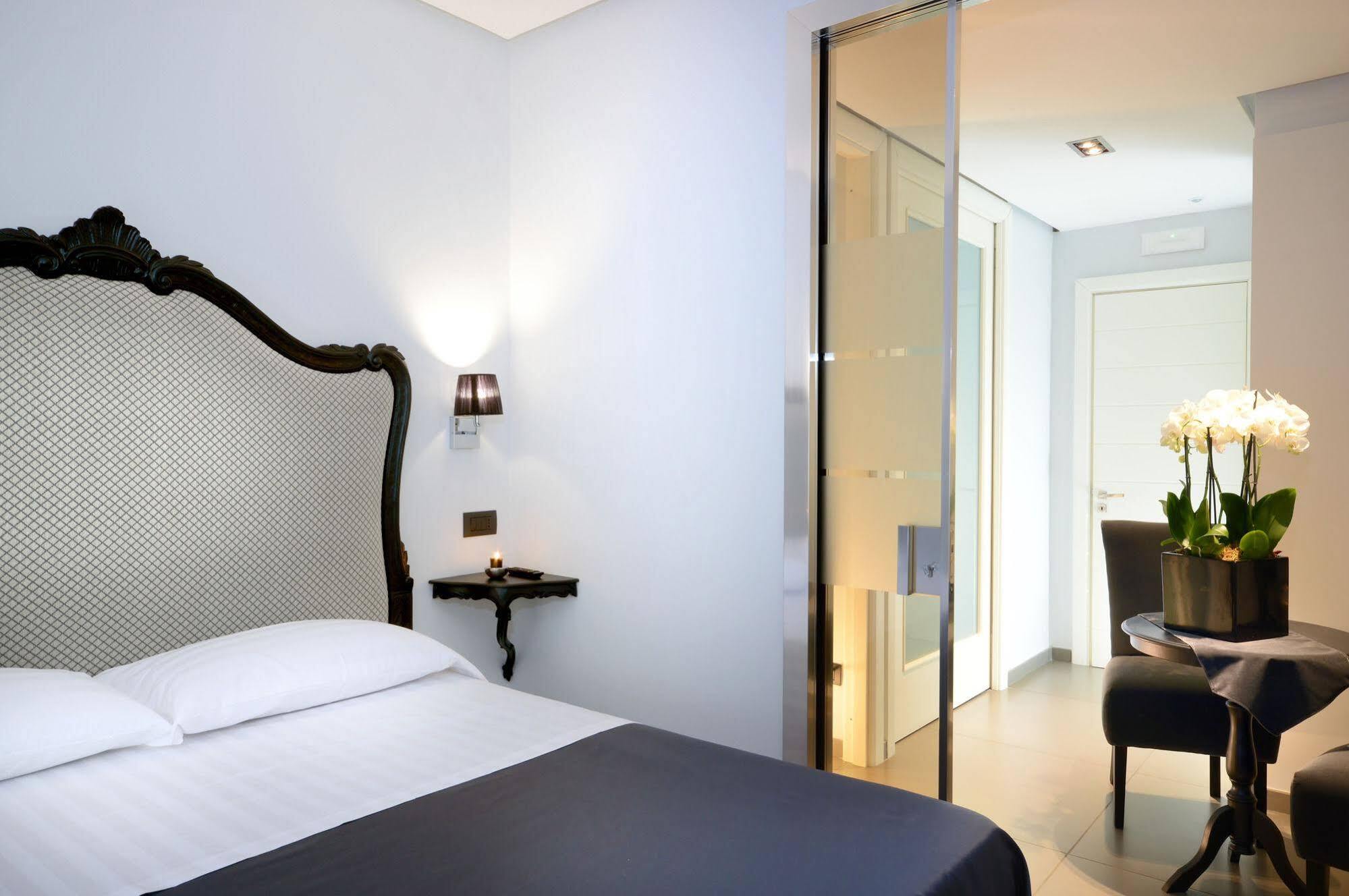 Barbarella Suite Неаполь Экстерьер фото