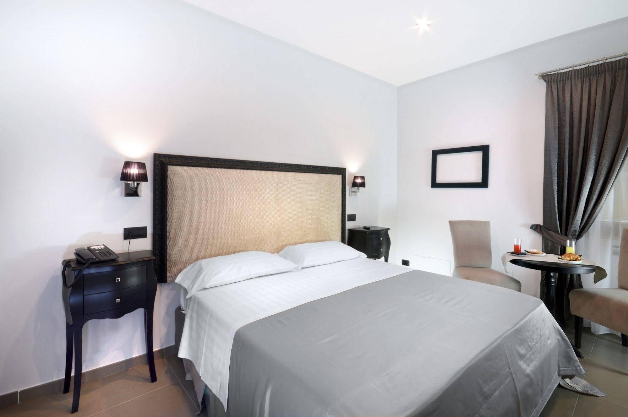 Barbarella Suite Неаполь Экстерьер фото