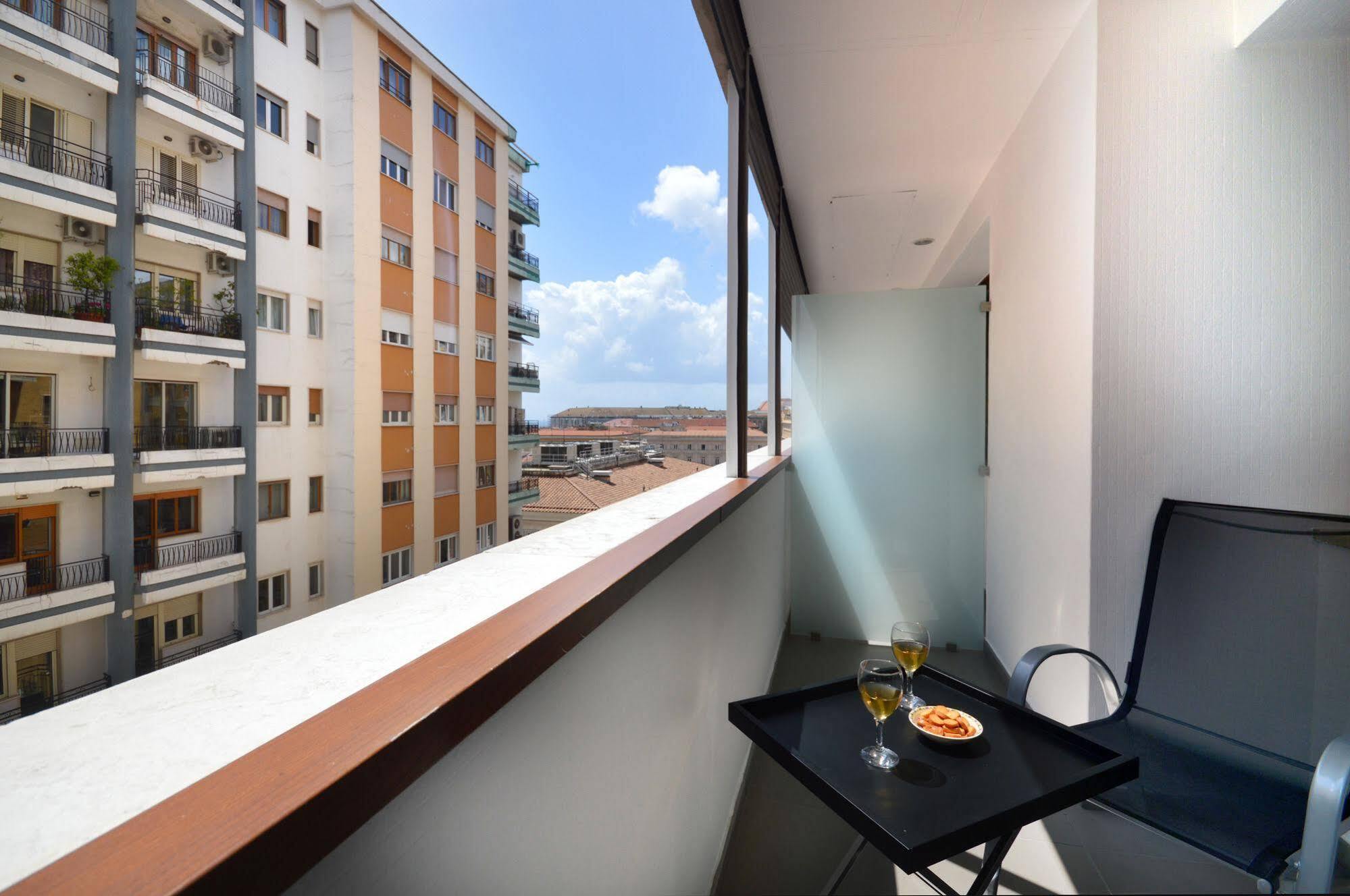 Barbarella Suite Неаполь Экстерьер фото