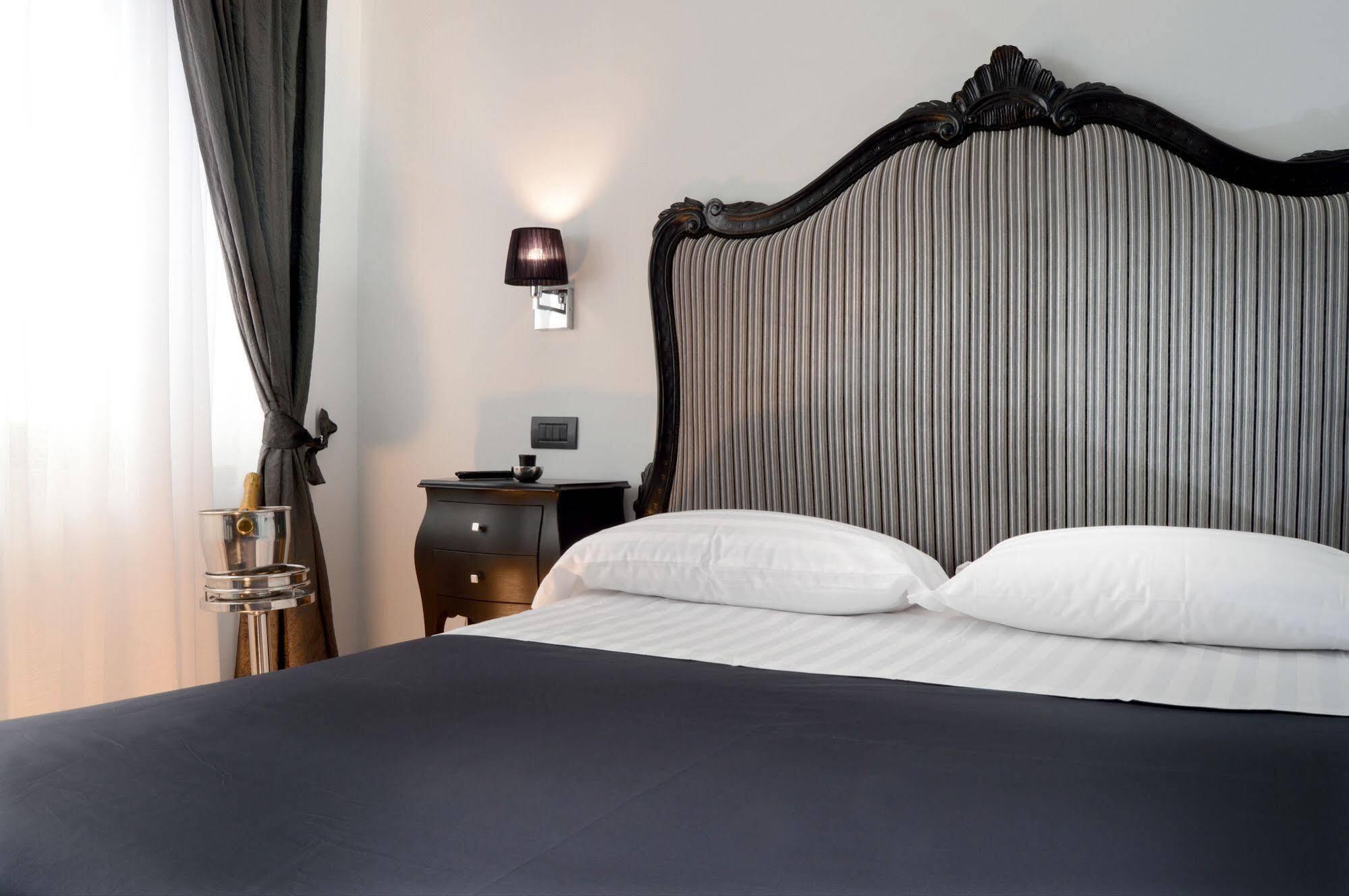 Barbarella Suite Неаполь Экстерьер фото