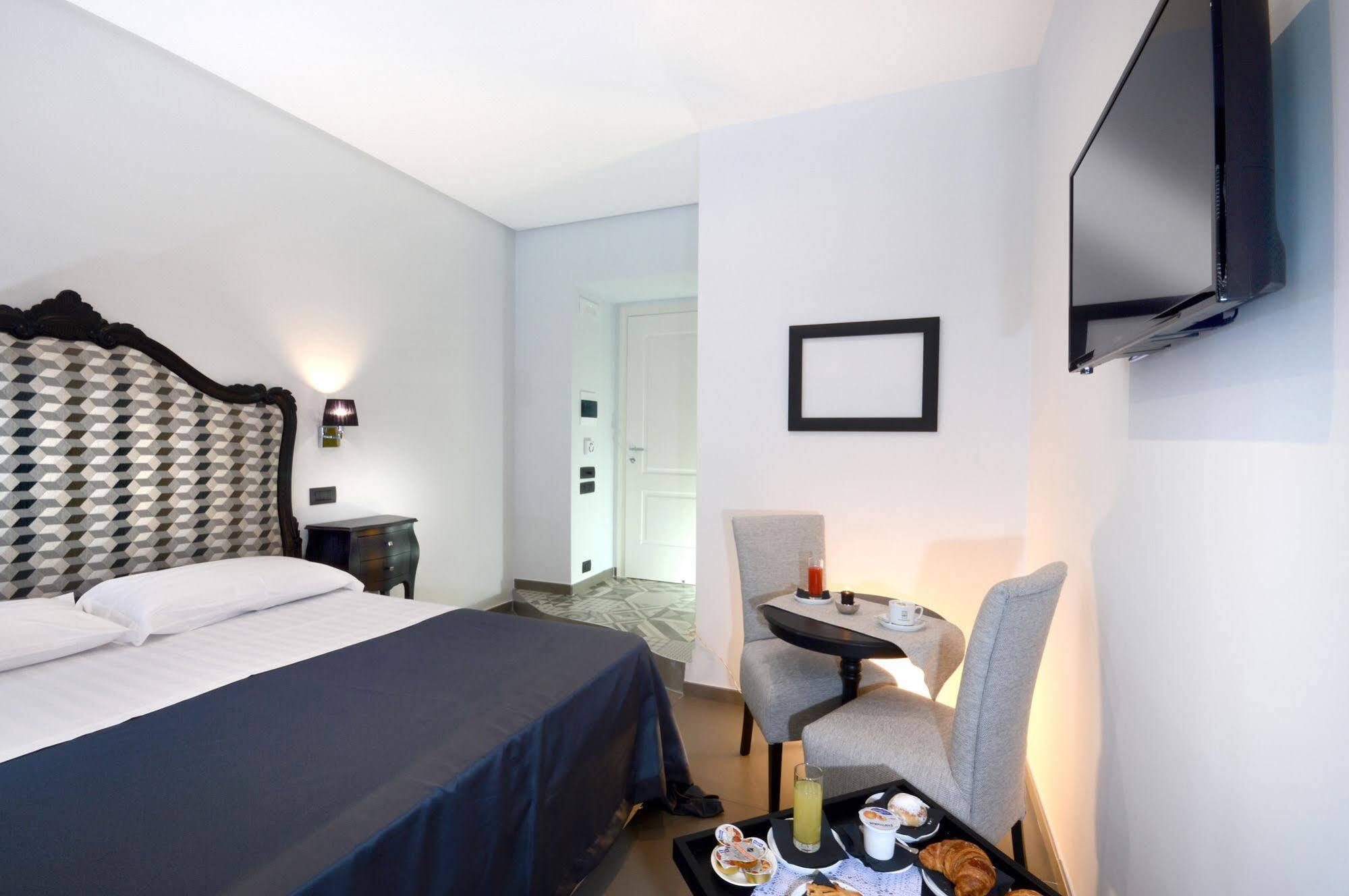 Barbarella Suite Неаполь Экстерьер фото